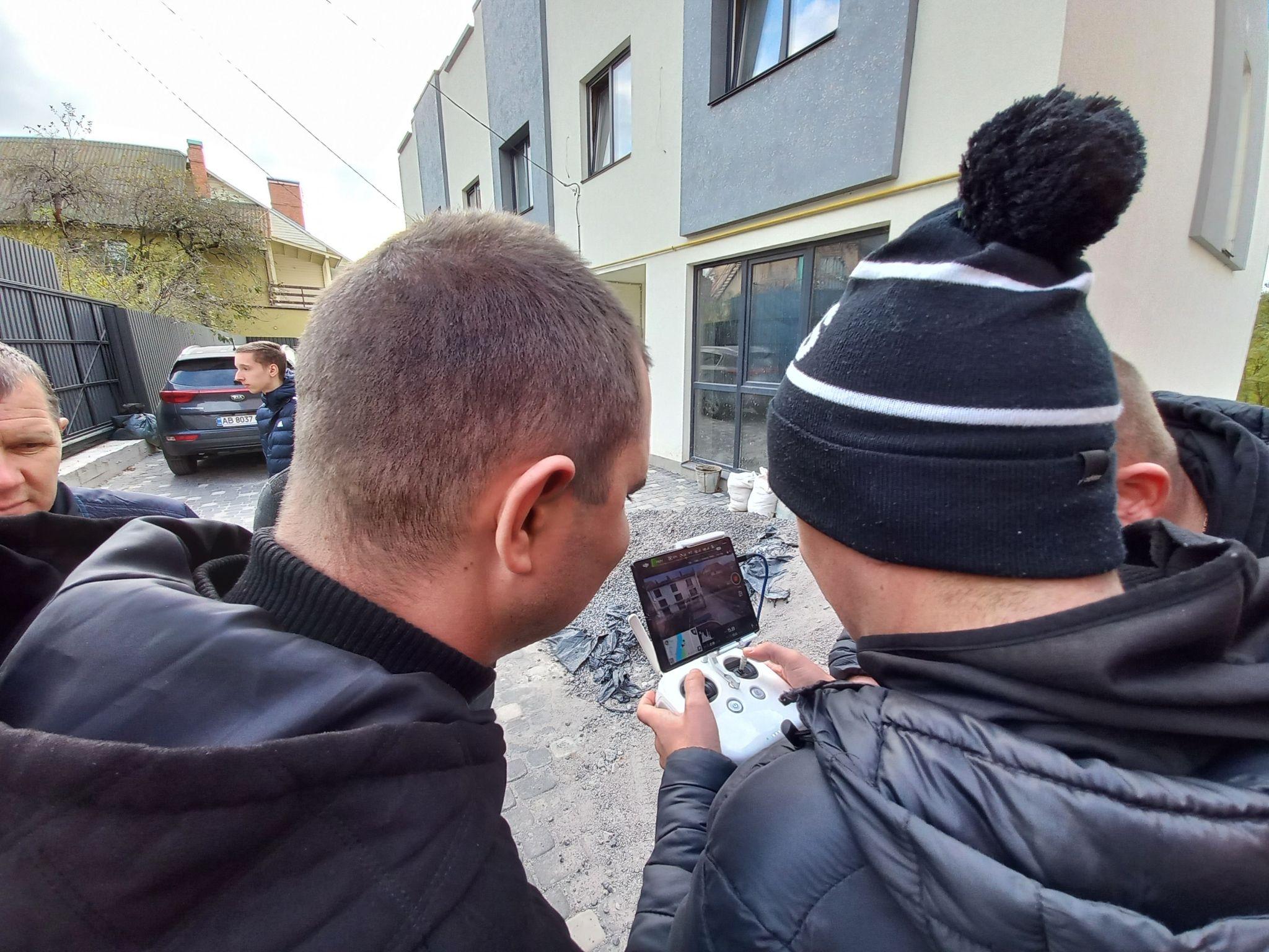 Новини Вінниці - фото з Чому «Дорожній контроль» їздив до «Зеленбуду» і знімав таунхаус на Зарічній. Репортаж