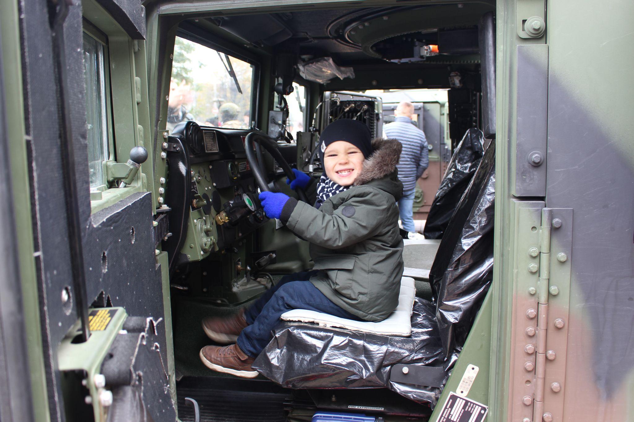 Новини Хмельницького - фото з Репортаж з військового свята в центрі Хмельницького (ФОТО, ВІДЕО)