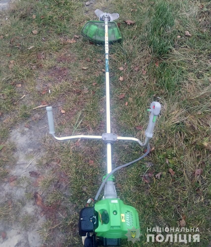 Новини Житомира - фото з 18-річна житомирянка вкрала телефон з дому випадкового знайомого