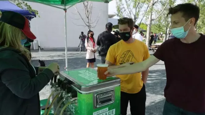 Новини Вінниці - фото з Моргунов, Рубель і Сметана. Хто з вакцинованих отримає подарунки від міськради?