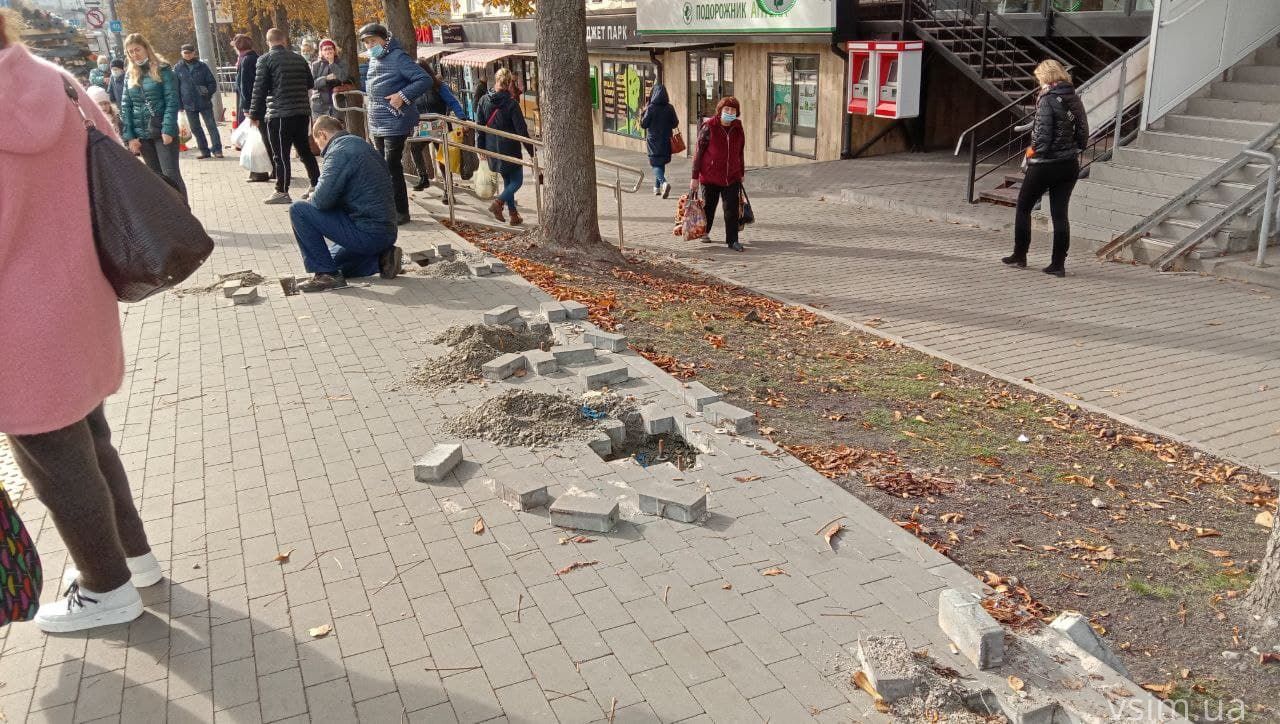 Новини Хмельницького - фото з На філармонії встановлюють нову зупинку. Коли закінчать (ФОТО)