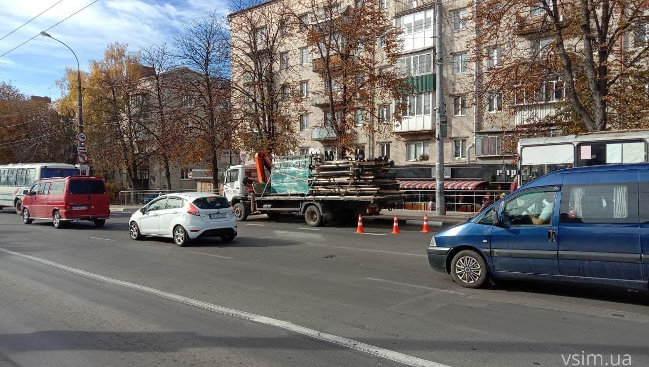 Новини Хмельницького - фото з На філармонії встановлюють нову зупинку. Коли закінчать (ФОТО)