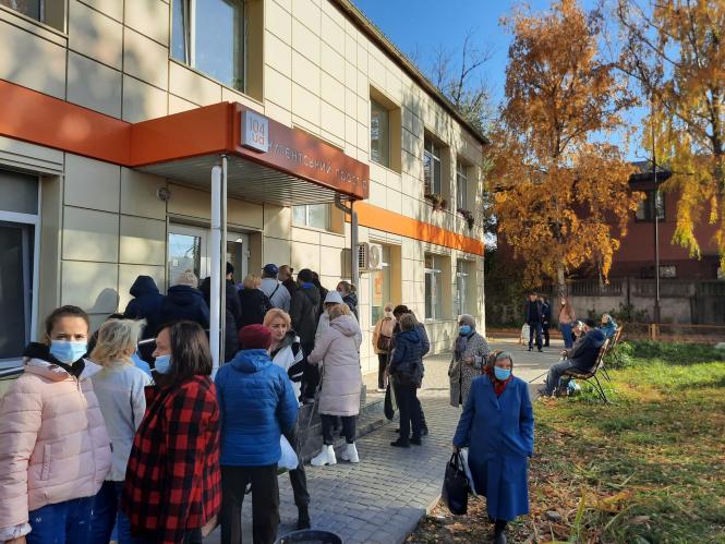 Новини Вінниці - фото з «Знущання з людей і сором для міста». Чому не зникають черги під вінницькою газконторою