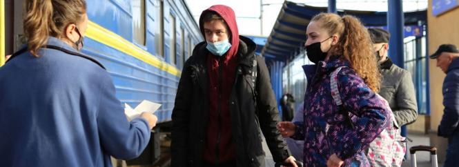 Новини Вінниці - фото з Важливе за тиждень. ТОП новин від 18 по 25 жовтня, які ви могли пропустити Виїхати з Вінниці на поїзді або автобусі без ковід-сертифіката — тепер зась. Репортаж з вокзалів