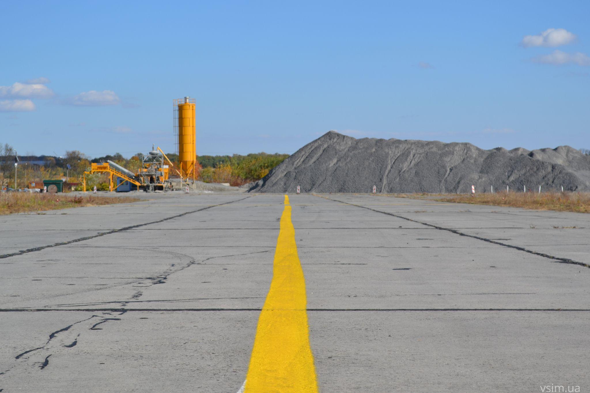 Новини Хмельницького - фото з Реконструкція смуги та вантажні перевезення: як триває відновлення хмельницького аеропорту (ФОТО, ВІДЕО)