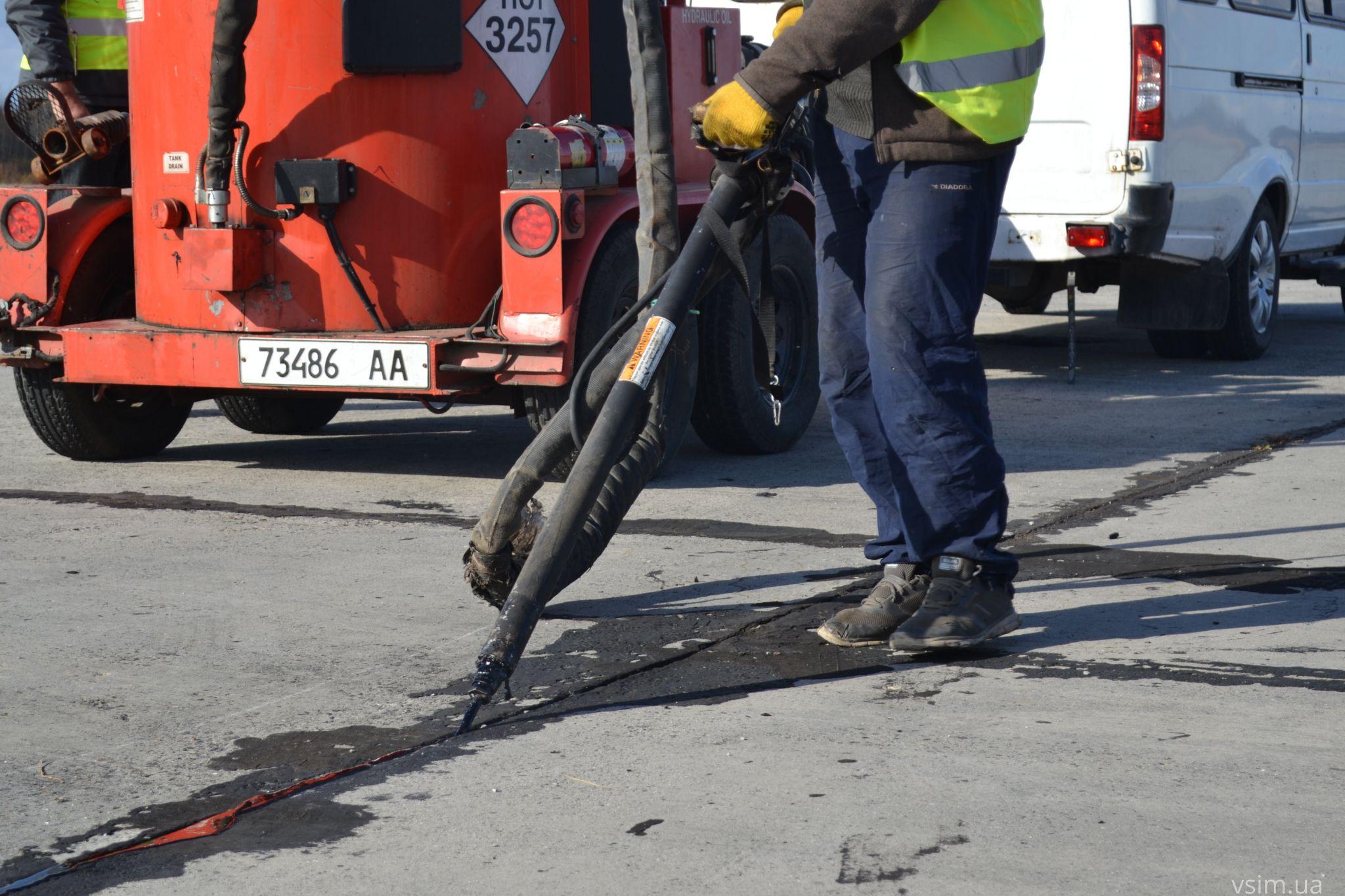 Новини Хмельницького - фото з Реконструкція смуги та вантажні перевезення: як триває відновлення хмельницького аеропорту (ФОТО, ВІДЕО)