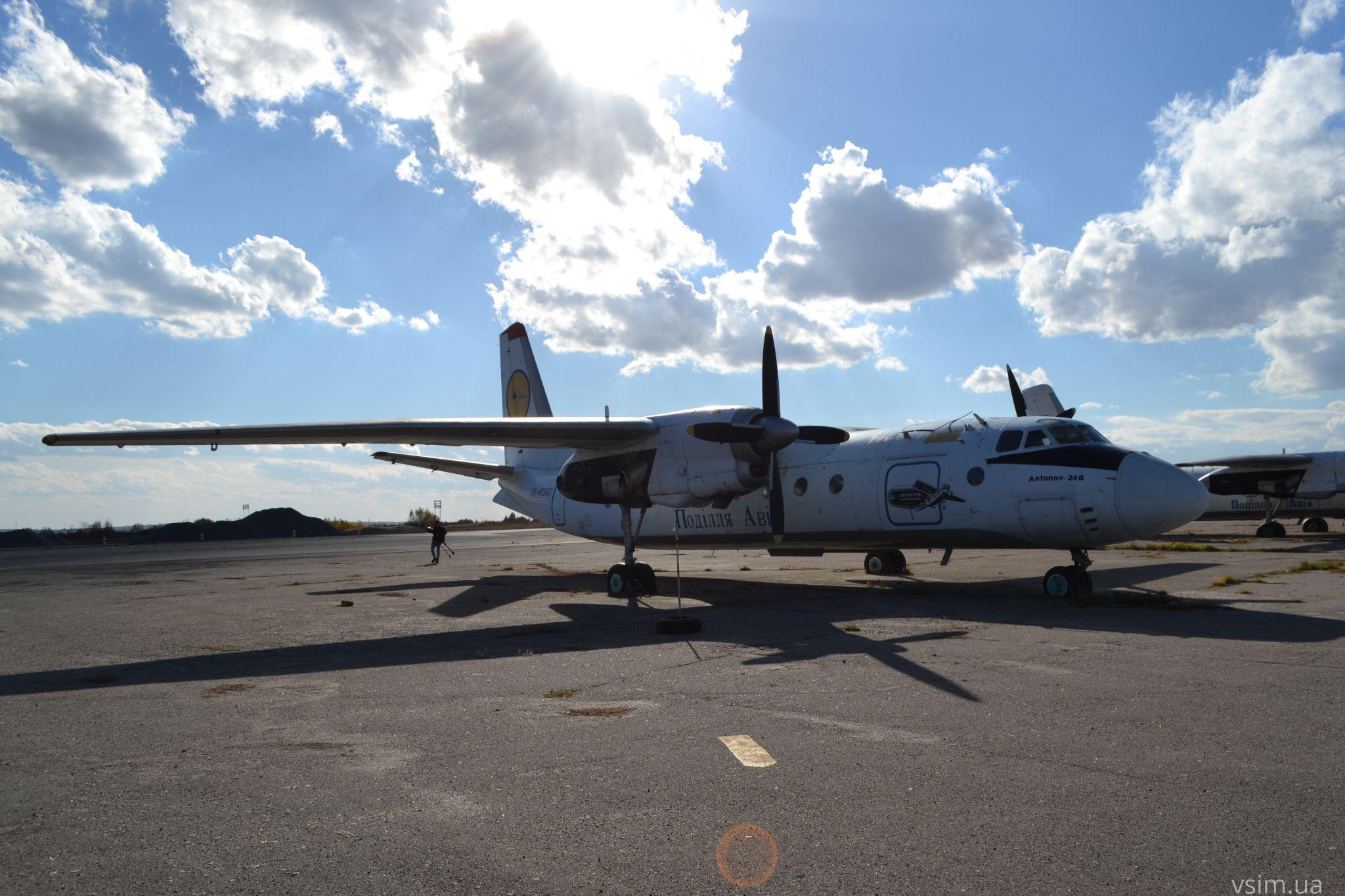 Новини Хмельницького - фото з Реконструкція смуги та вантажні перевезення: як триває відновлення хмельницького аеропорту (ФОТО, ВІДЕО)