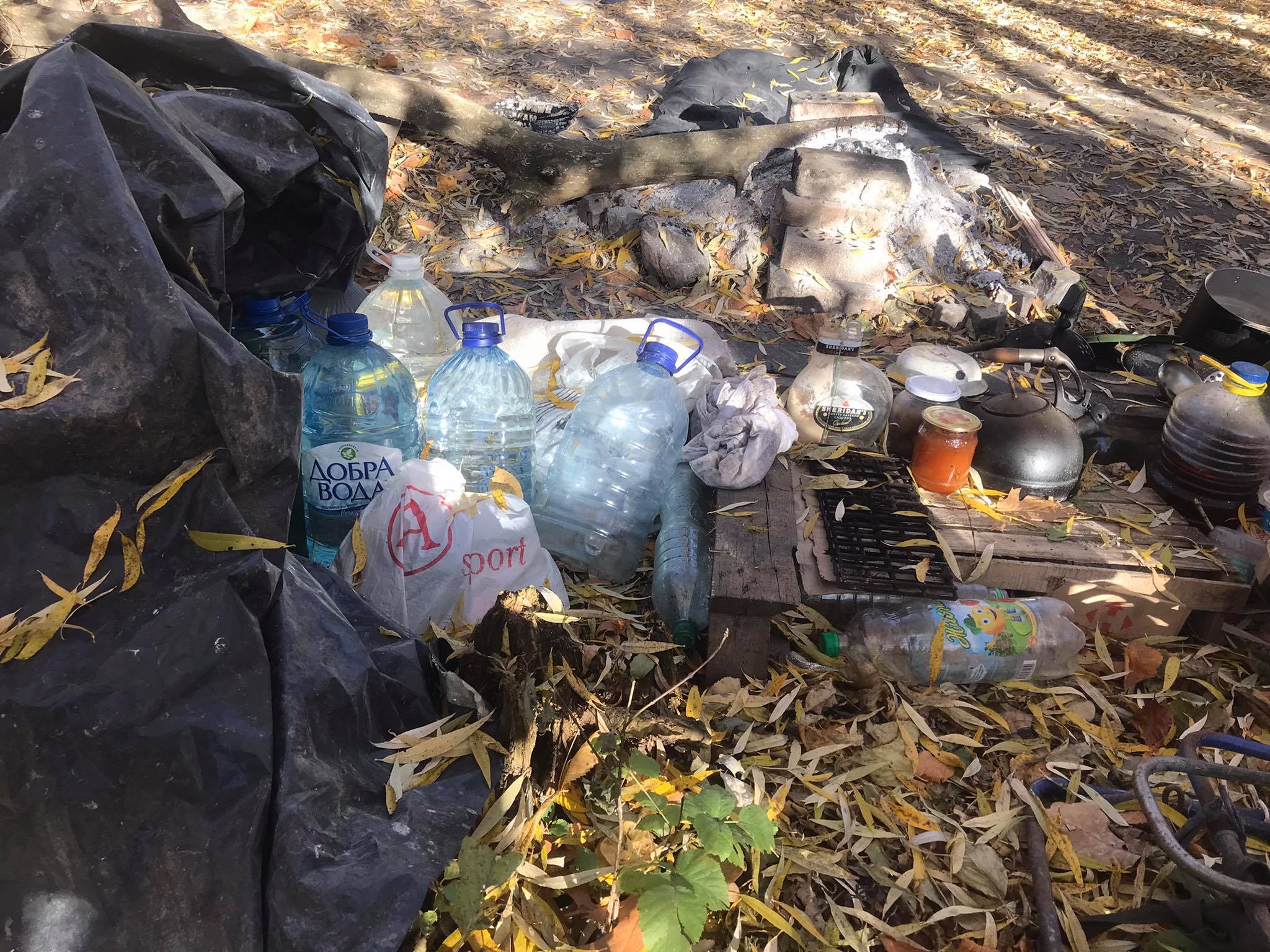 Новини Хмельницького - фото з “Якщо вкриватися - то не холодно”. Як і чому Олена та Петро живуть в дендропарку Нет описания.