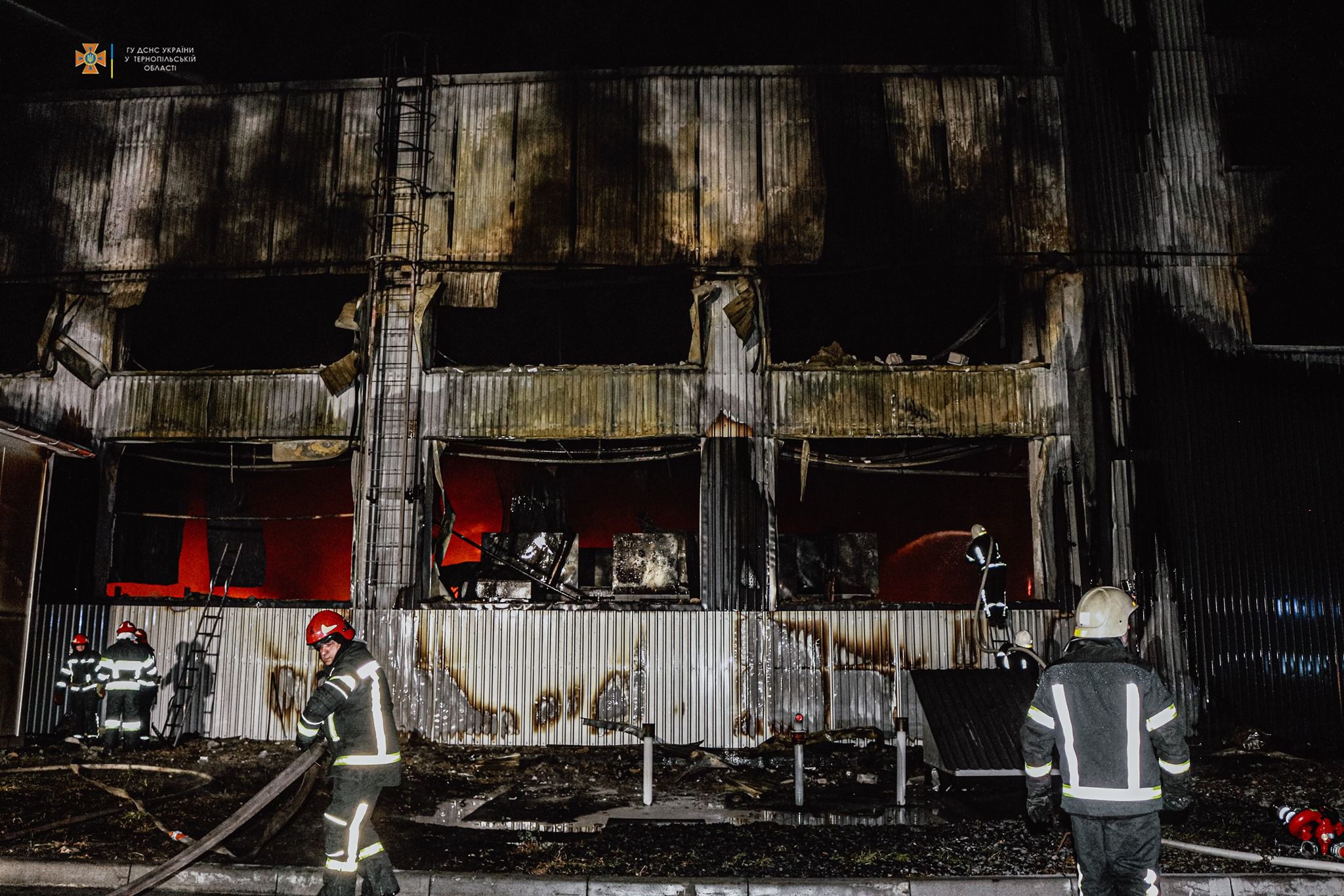 Новини Тернополя - фото з Масштабну пожежу біля Тернополя ліквідовували майже сім годин (ФОТО. ВІДЕО)