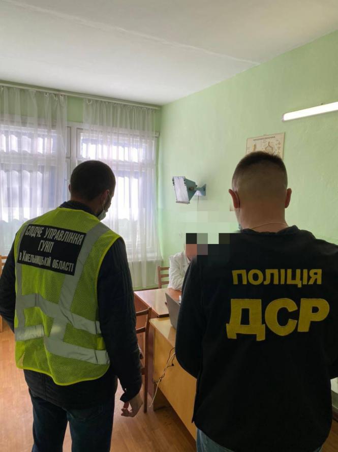 Новини Хмельницького - фото з 700 доларів за групу інвалідності. На хабарі спіймали голову медкомісії