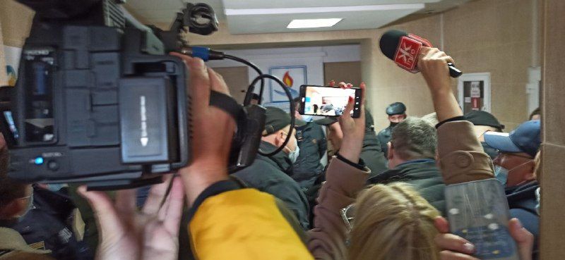 Новини Житомира - фото з Вибиті двері, бійка, громадські обговорення без людей: у Житомирі протестували проти свавілля Житомиргазу