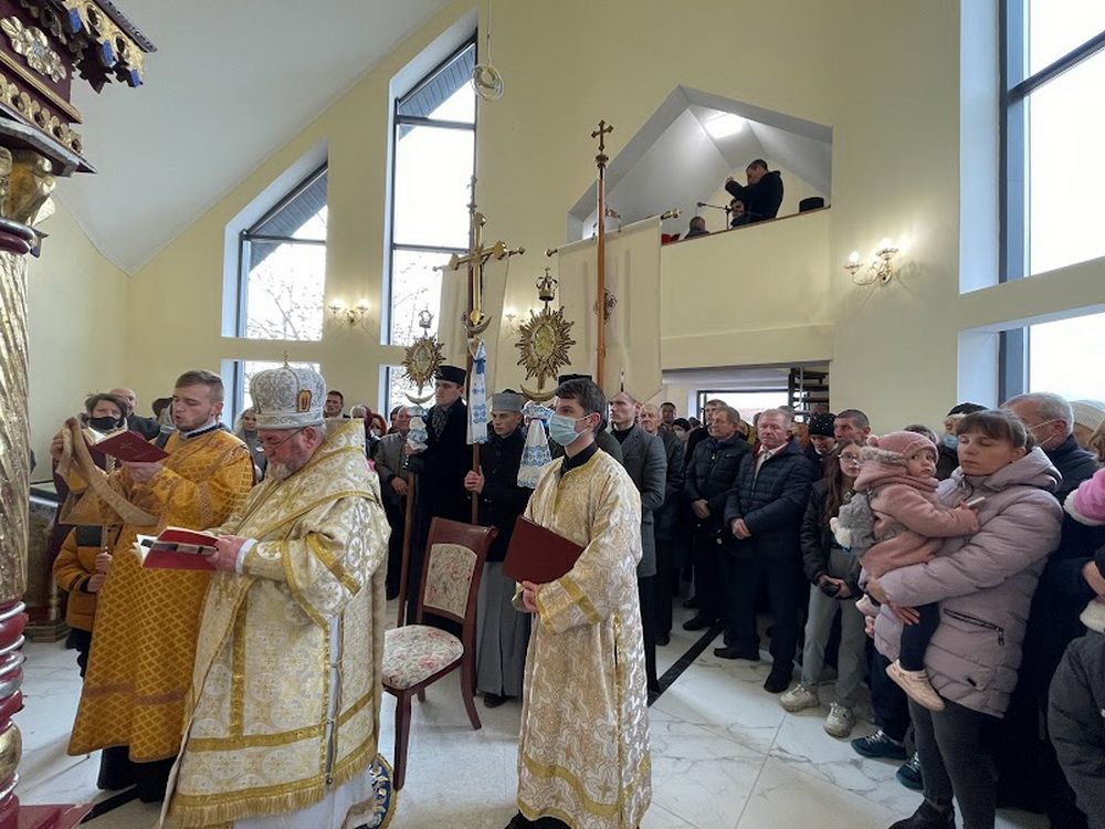 Новини Тернополя - фото з У Великій Березовиці освятили нову церкву (ФОТО)