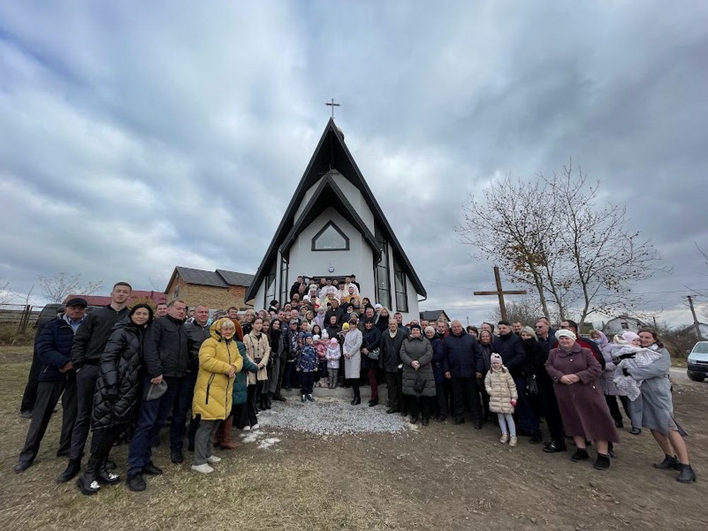 Новини Тернополя - фото з У Великій Березовиці освятили нову церкву (ФОТО)