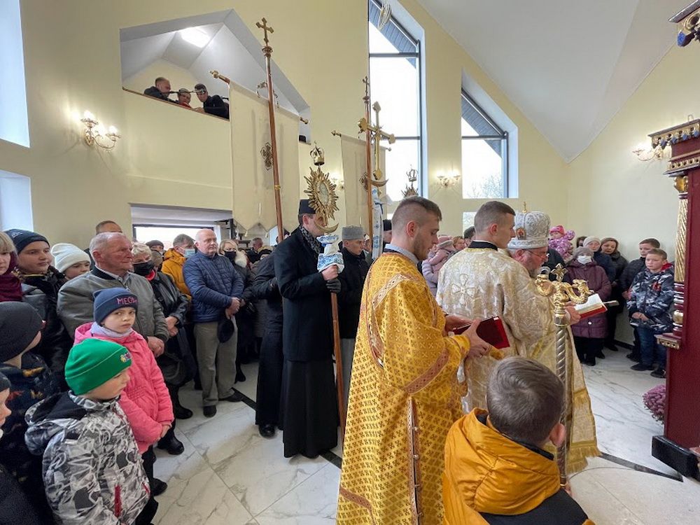 Новини Тернополя - фото з У Великій Березовиці освятили нову церкву (ФОТО)