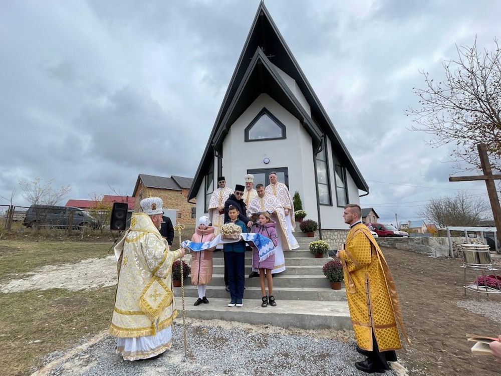 Новини Тернополя - фото з У Великій Березовиці освятили нову церкву (ФОТО)