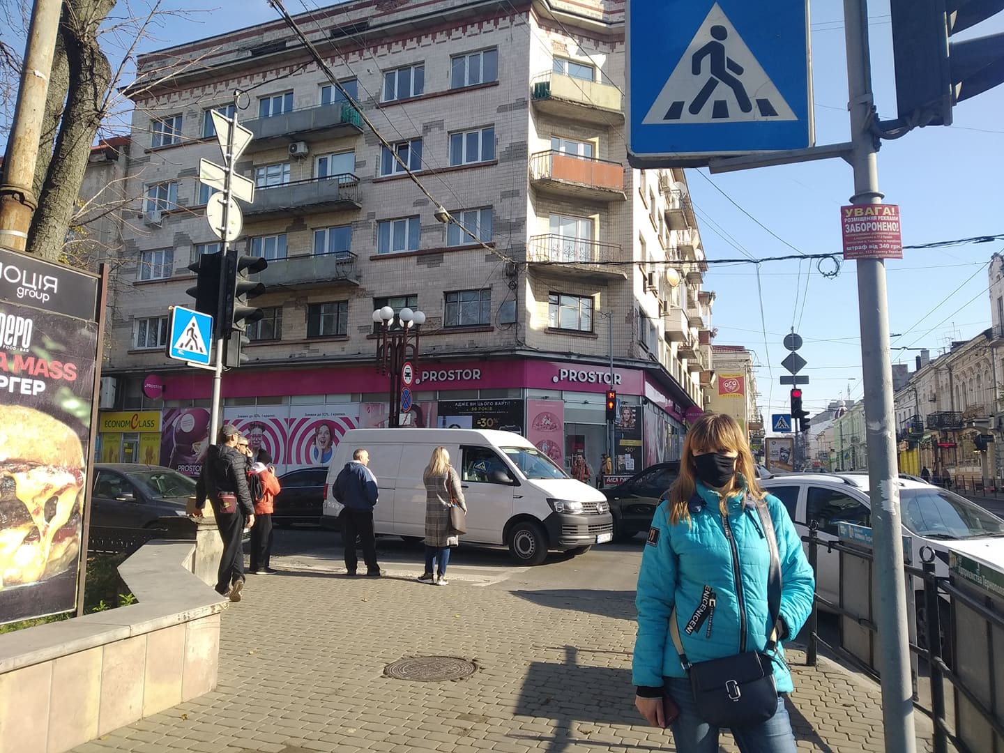 Новини Тернополя - фото з Обшарпана штукатурка та аварійні балкони: 15 фото, які показують міські контрасти. Хто ремонтуватиме? Немає опису.