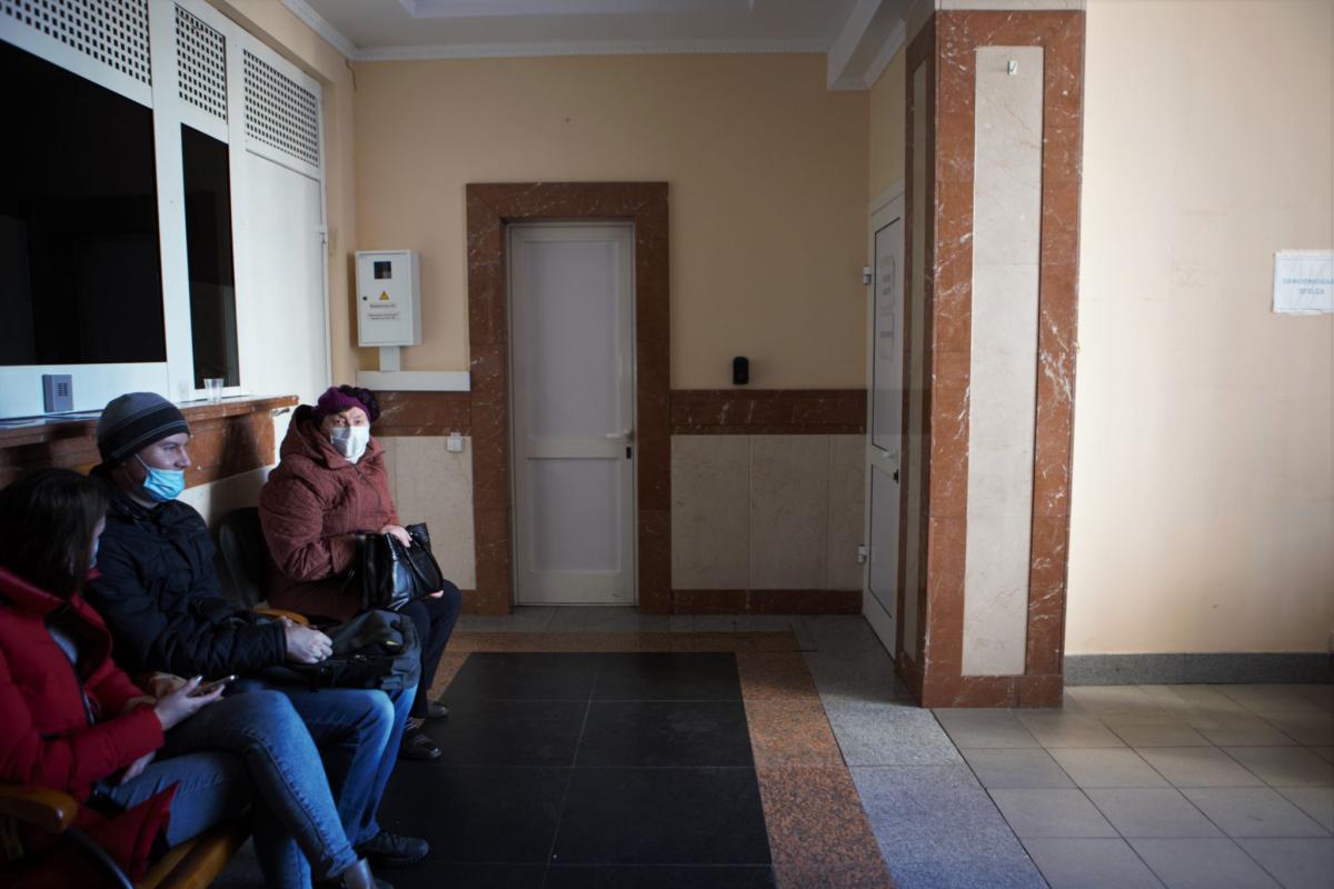 Новини Вінниці - фото з «Приходять перед відправленням потягу». Як у Вінниці працює центр вакцинації на вокзалі