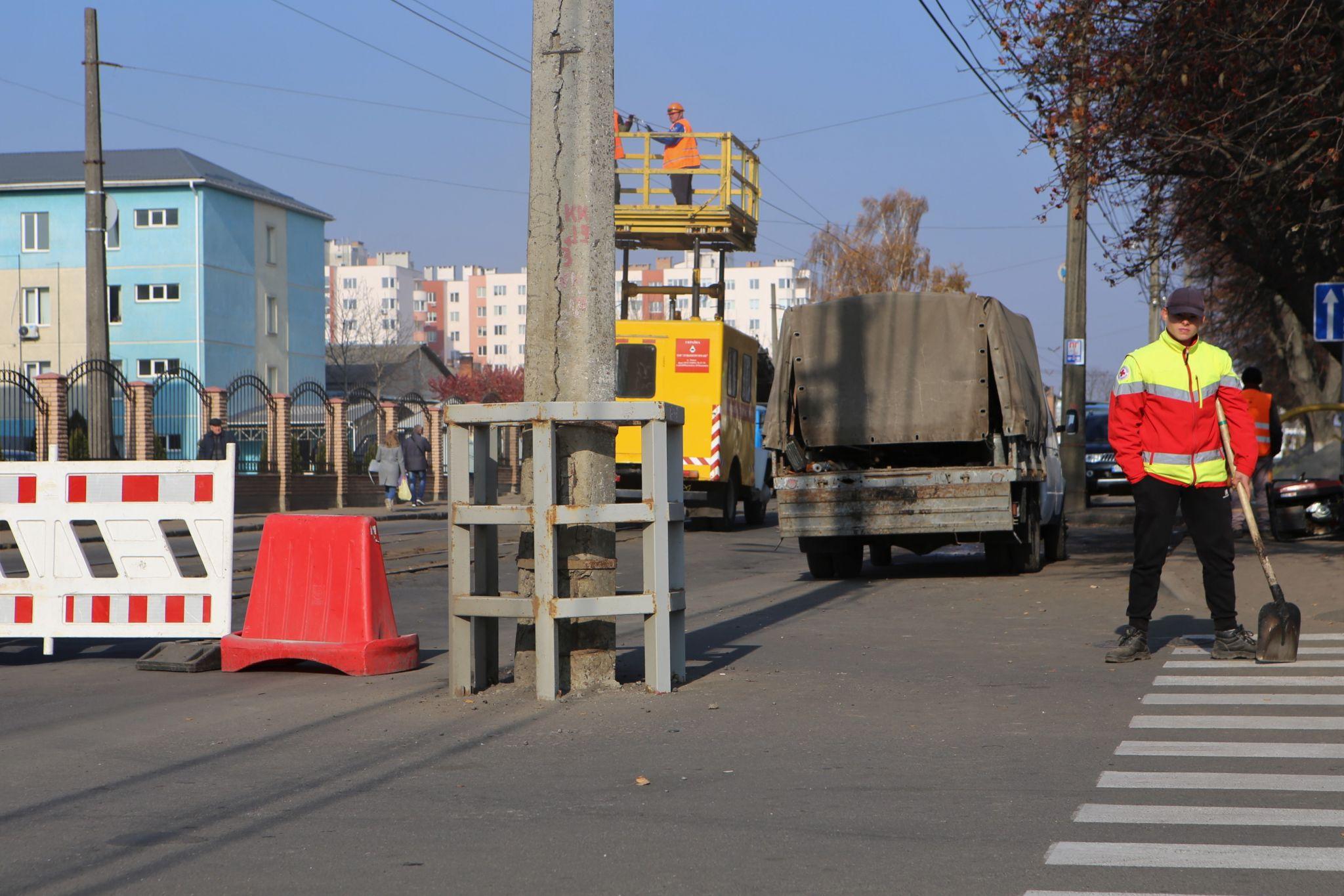 Новини Вінниці - фото з У Вінниці розпочали реконструкцію Батозької. Що там роблять у перший день перебудови?