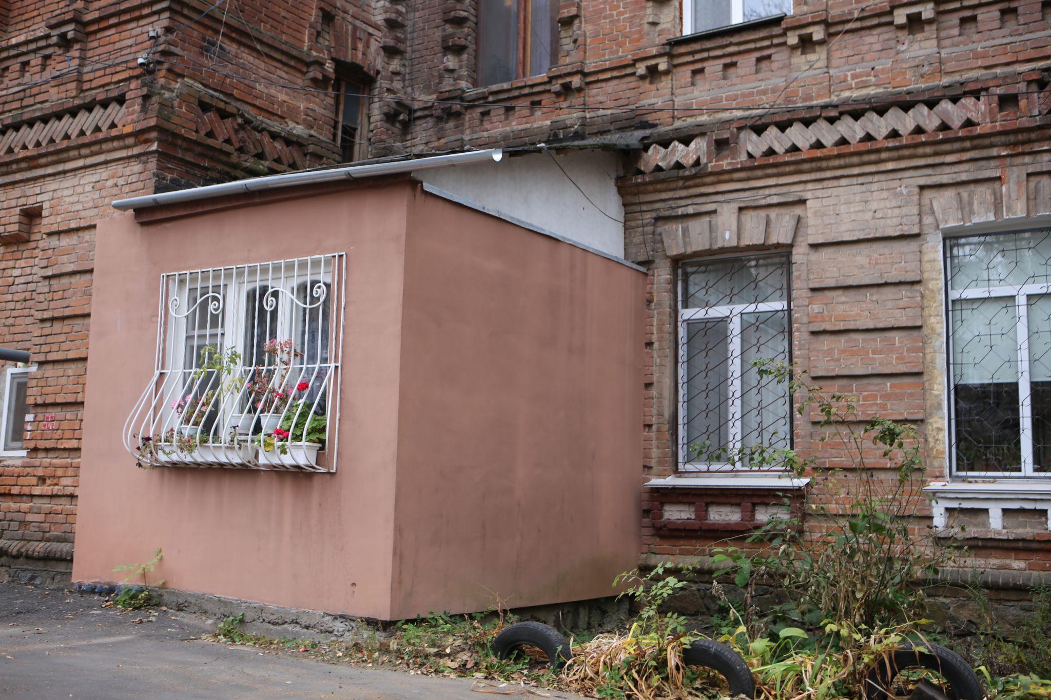 Новини Вінниці - фото з Ніби ще одна квартира. Як виглядають і чи законні «цар-балкони» на вінницьких багатоповерхівках