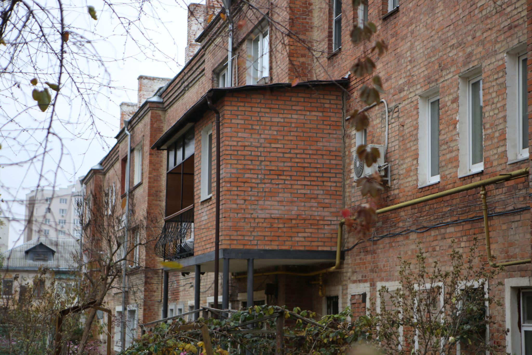 Новини Вінниці - фото з Ніби ще одна квартира. Як виглядають і чи законні «цар-балкони» на вінницьких багатоповерхівках