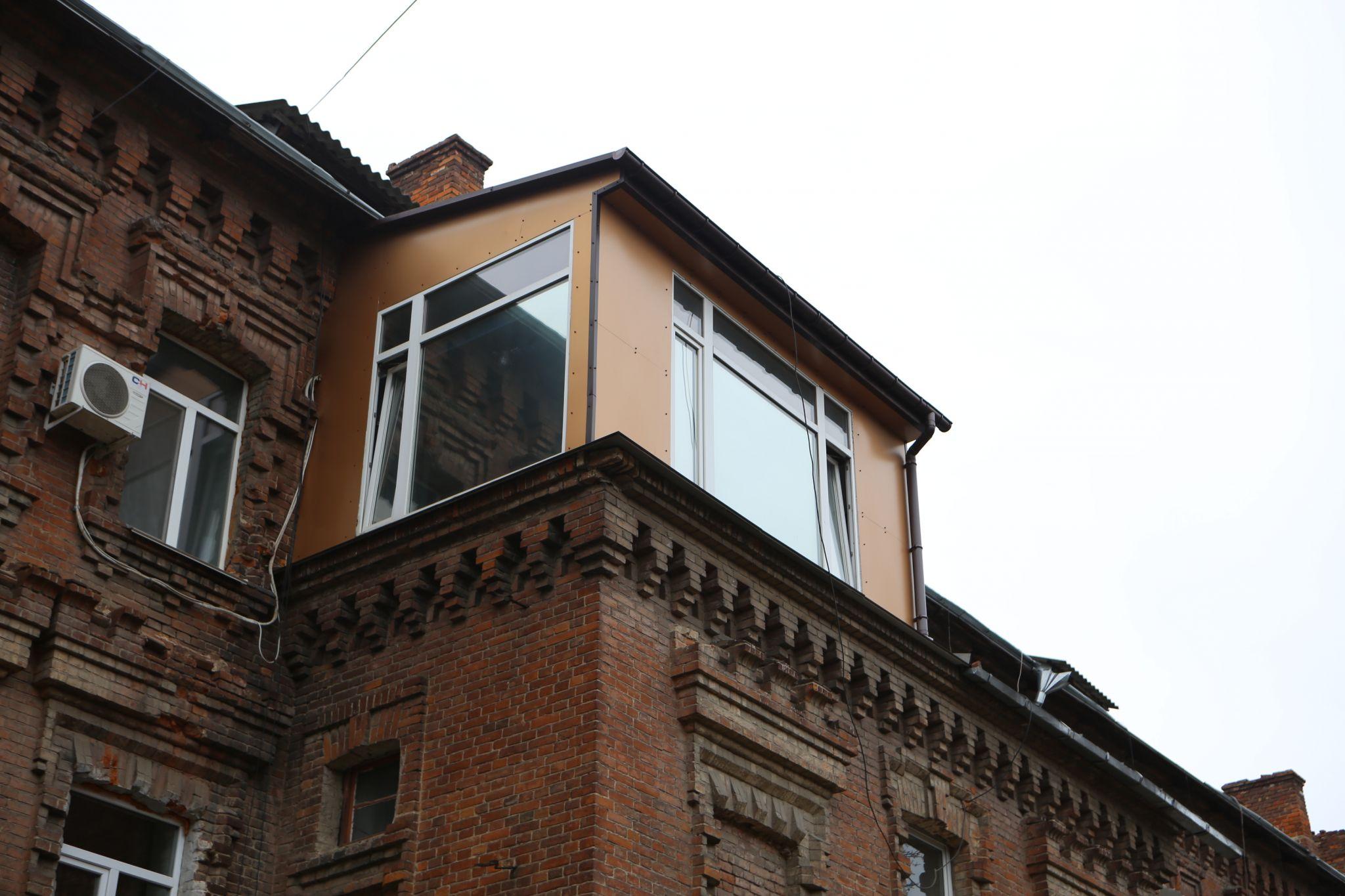 Новини Вінниці - фото з Ніби ще одна квартира. Як виглядають і чи законні «цар-балкони» на вінницьких багатоповерхівках