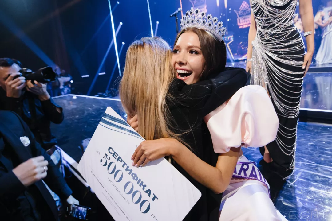 Новини Вінниці - фото з Тато банкір, коханий ІТ-шник. Переможниця «Міс Україна 2021» Олександра Яремчук розповіла про себе