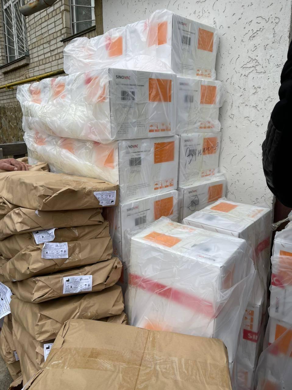 На Вінниччину доставили 60 000 доз китайської вакцини CoronaVac (Фото)