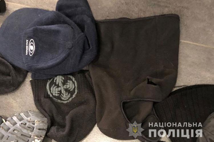 Новини Тернополя - фото з Спортсмени-зловмисники нападали на людей та відбирали гроші. За них купували дорогі іномарки та їздили на курорти