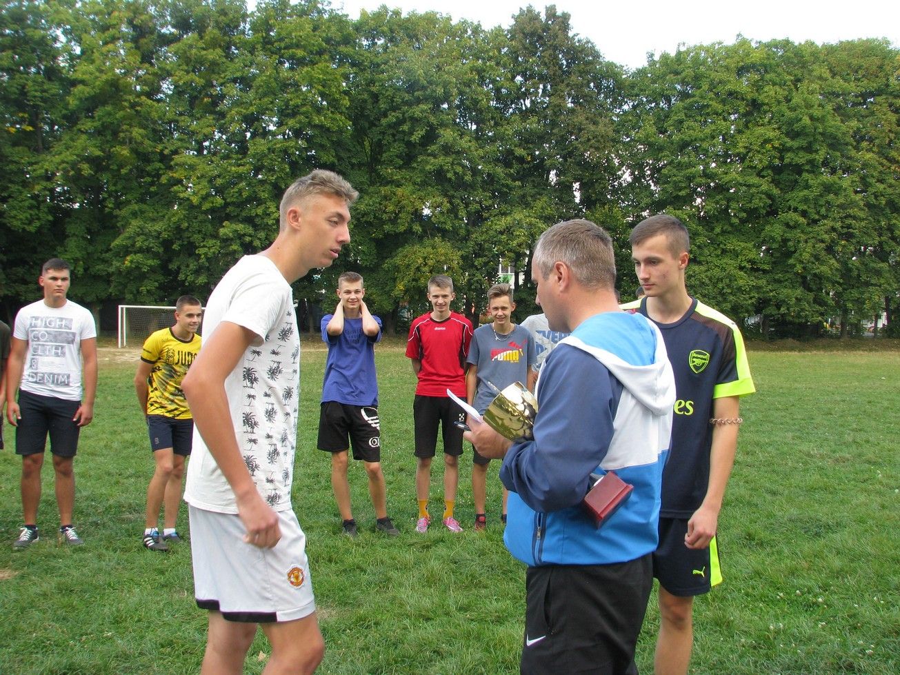 Новини Вінниці - фото з Школа № 21 – серед лідерів у міських футбольних змаганнях, незважаючи на занедбане поле