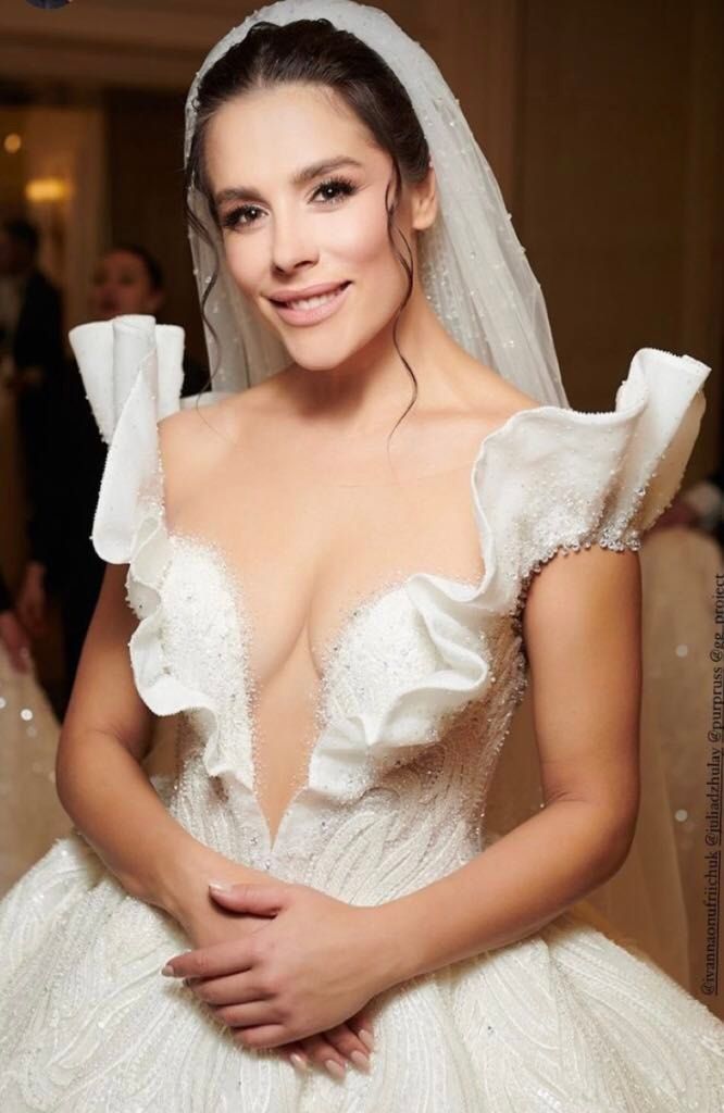 Новини Вінниці - фото з Попелюшка з Рахнів Лісових. Ведуча «Танців з зірками» Іванна Онофрійчук вийшла заміж за мільйонера