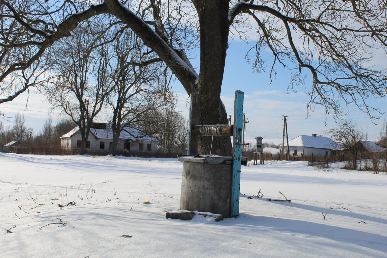 Новини Тернополя - фото з Лише сім хат і старовинний костел: репортаж із зникаючого села, розташованого у двох областях
