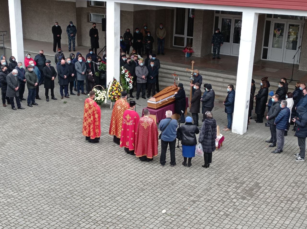 Новини Тернополя - фото з У Тернополі в останню путь проводжали ректора Петра Яснія (ФОТО)