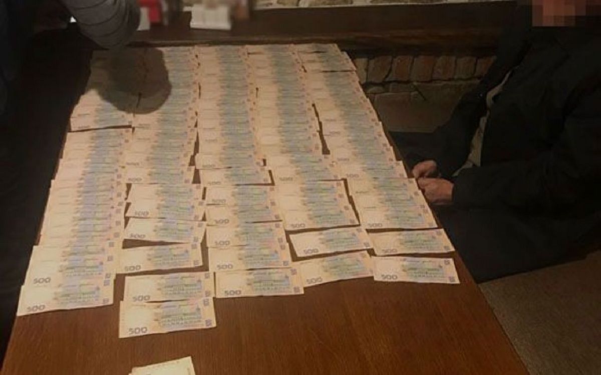 Новини Тернополя - фото з Резонанс: по вісім років тюрми отримали обоє податківців за хабар 400 тис. грн. Що кажуть колеги?