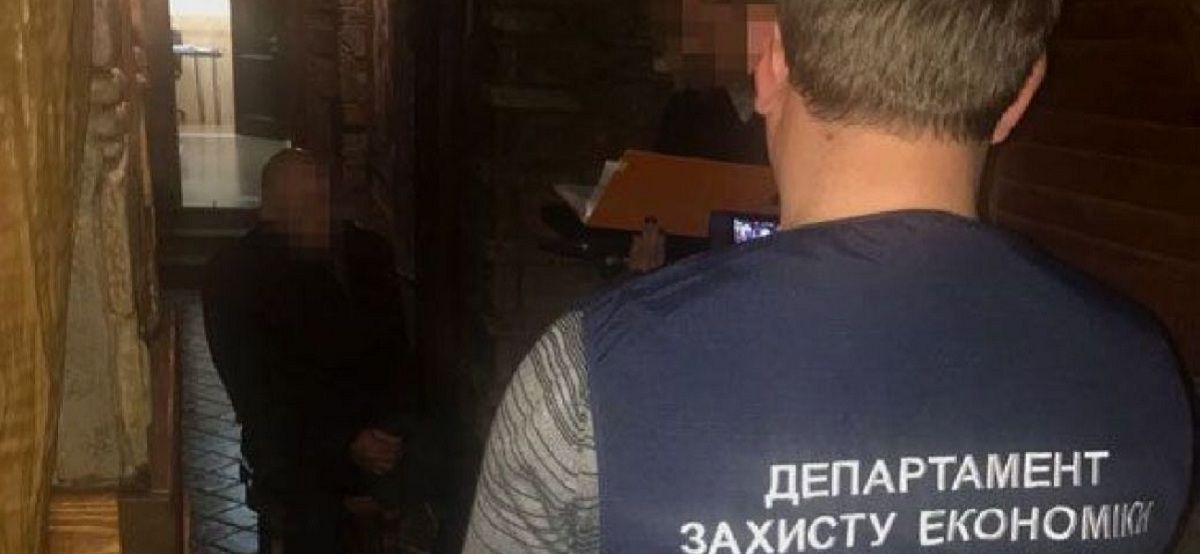 Новини Тернополя - фото з Резонанс: по вісім років тюрми отримали обоє податківців за хабар 400 тис. грн. Що кажуть колеги?