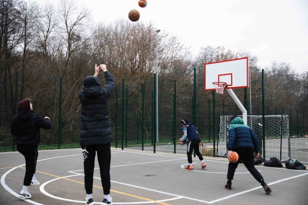 Новини Тернополя - фото з В мікрорайоні «Кутківці» відкрили новий спортивний комплекс (ФОТО)