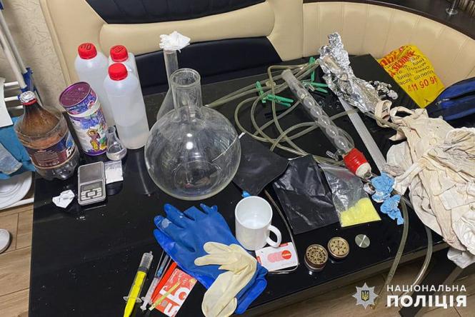 Новини Хмельницького - фото з У Хмельницькому затримали таксиста, який продавав амфетамін під час роботи