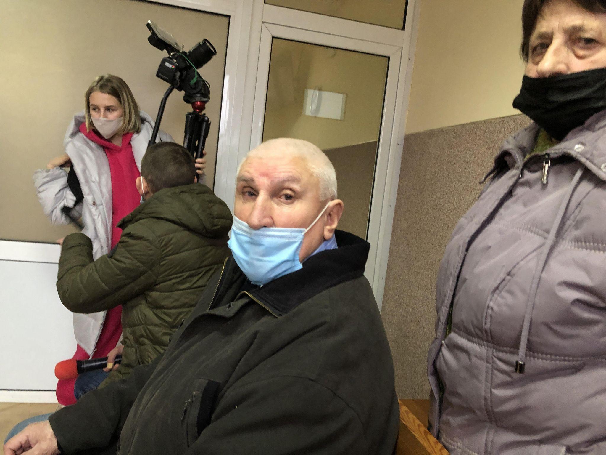 Новини Тернополя - фото з Розчистив хащі, спіреї там немає: тернопільський пенсіонер хоче справедливості