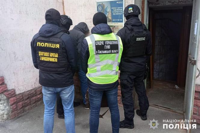 Новини Хмельницького - фото з У Хмельницькому затримали таксиста, який продавав амфетамін під час роботи