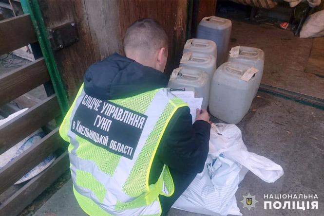 Новини Хмельницького - фото з Викрили підприємців, які торгували фальсифікованим алкоголем і сигаретами