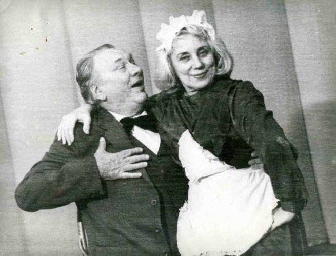 Можливо, це чорно-біле зображення 1 person