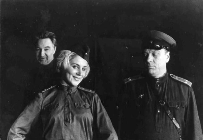 На зображенні може бути: 2 людини та люди стоять