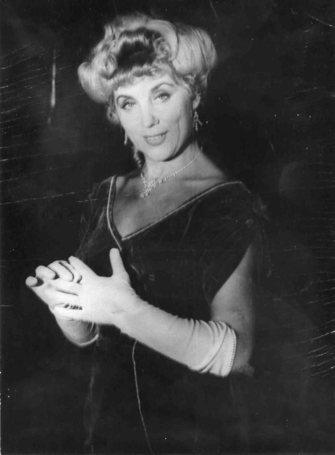 Можливо, це чорно-біле зображення 1 person