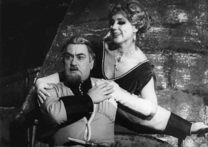 Можливо, це чорно-біле зображення 1 person