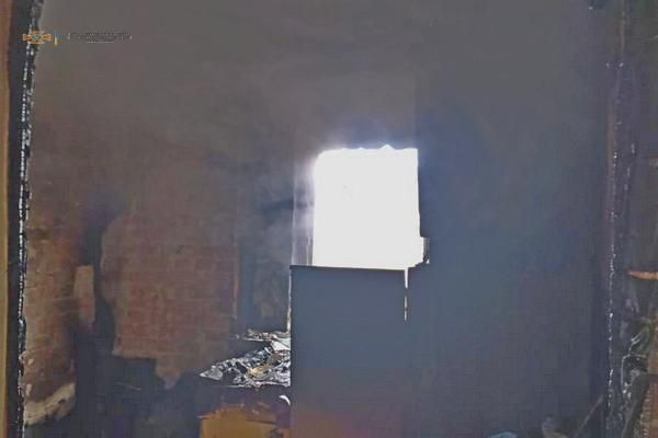 Новини Тернополя - фото з Чоловік отримав опіки, коли самотужки намагався загасити пожежу у будинку