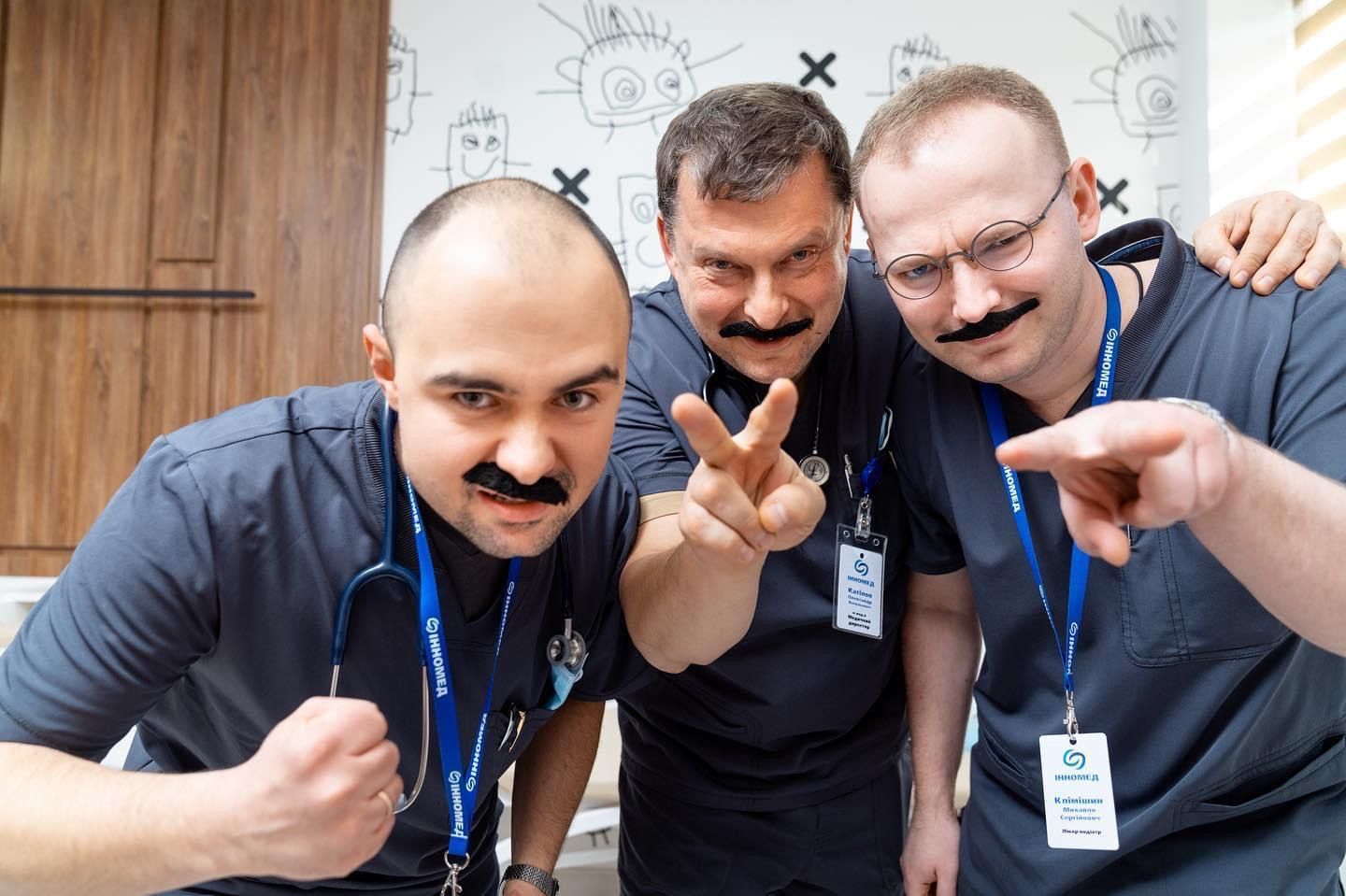 Новини Вінниці - фото з Міжнародний флешмоб «Вусатий листопад»: вінницькі лікарі носять вуса проти раку простати