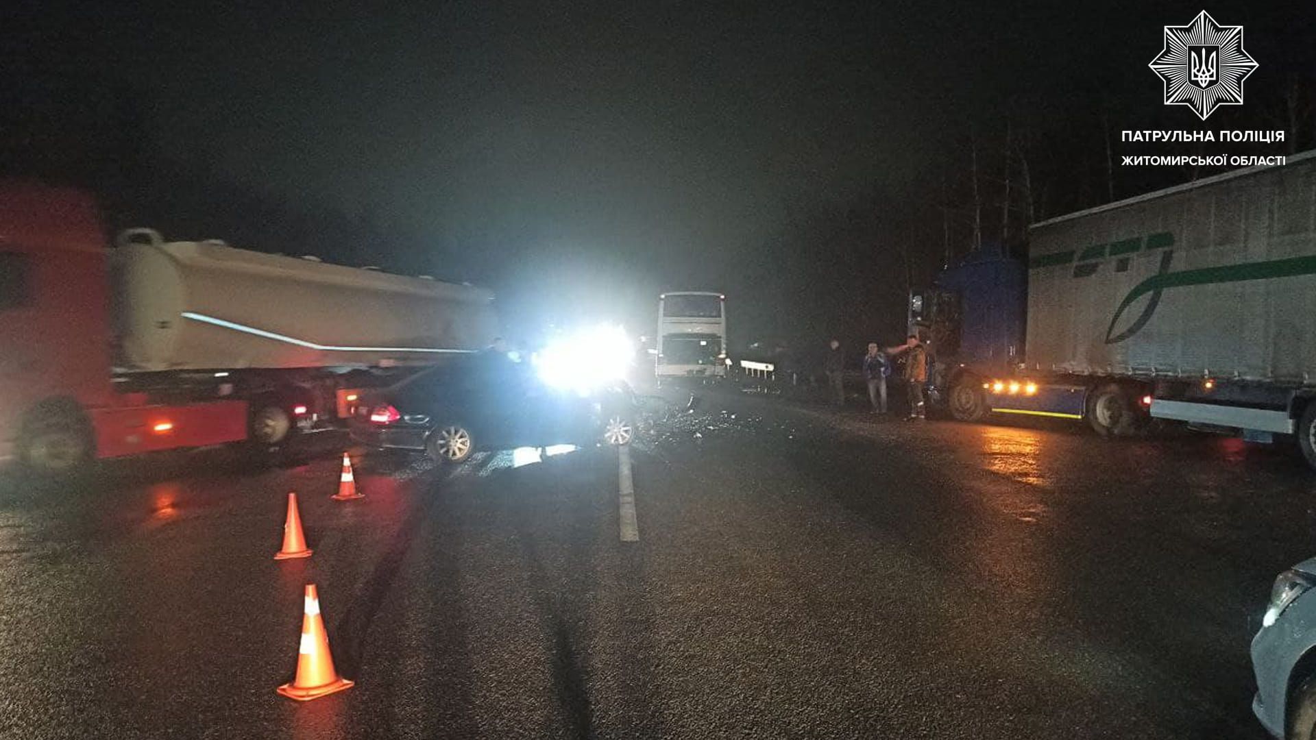 Новини Житомира - фото з На об'їзній Житомира зіштовхнулися легковик та автобус