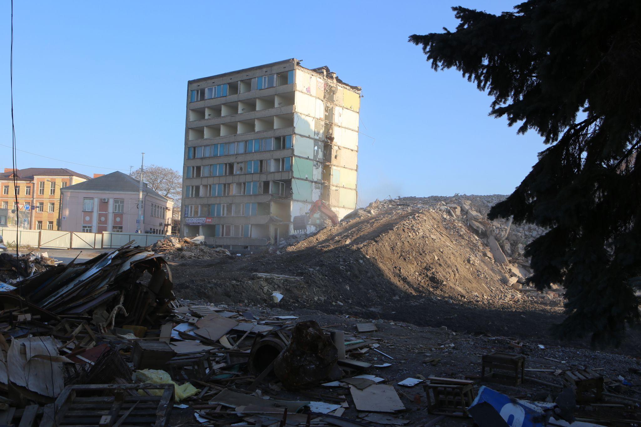Новини Вінниці - фото з Не залишилося майже нічого: у Вінниці закінчують демонтувати «Південний Буг», але чи законно?