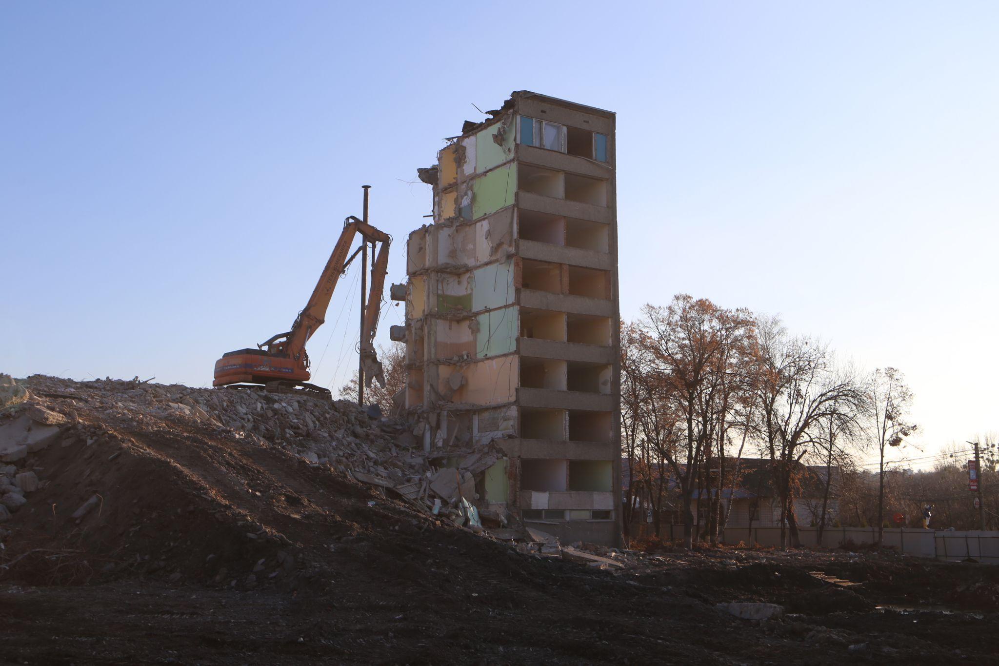 Новини Вінниці - фото з Не залишилося майже нічого: у Вінниці закінчують демонтувати «Південний Буг», але чи законно?
