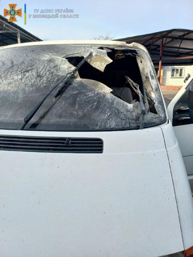 Новини Вінниці - фото з Здійснили пінну атаку. У Літині через несправність спалахнув мікроавтобус