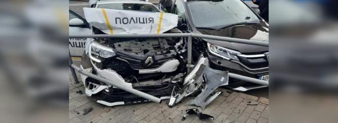 Новини Вінниці - фото з ДТП з поліцією, Вінниця в Instagram та інше важливе за 28 листопада на 20minut.ua Аварія на Космонавтів: поліцейська Renault розтрощена вщент. Що відомо? (ОНОВЛЕНО)